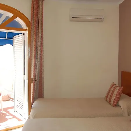 Marazul Hotel 2*